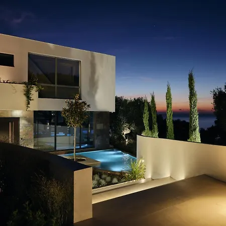Dikoarch Villa *